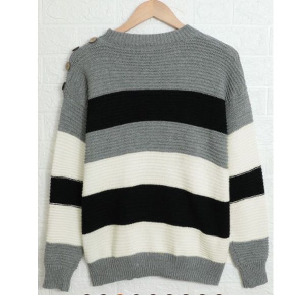 Button Detail Colorblock Sweater - Picture 4 of 9